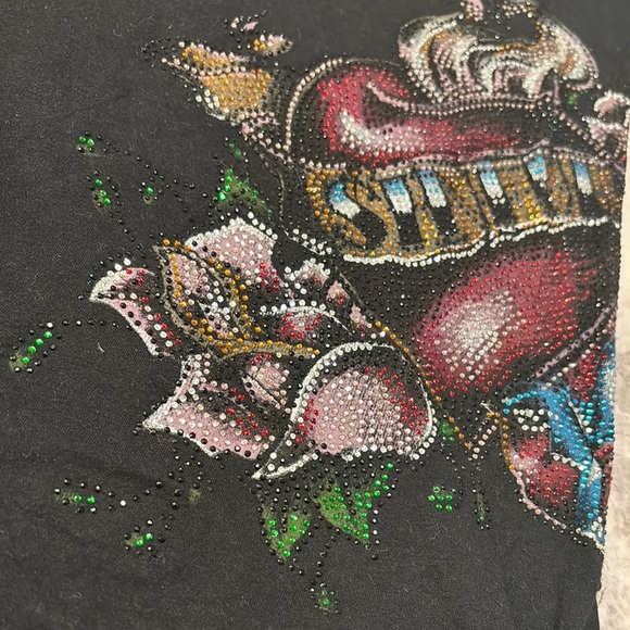 RARE Sinful by Affliction Rhinestone Black Graphic V-Neck Top with Rose - Picture 8 of 12